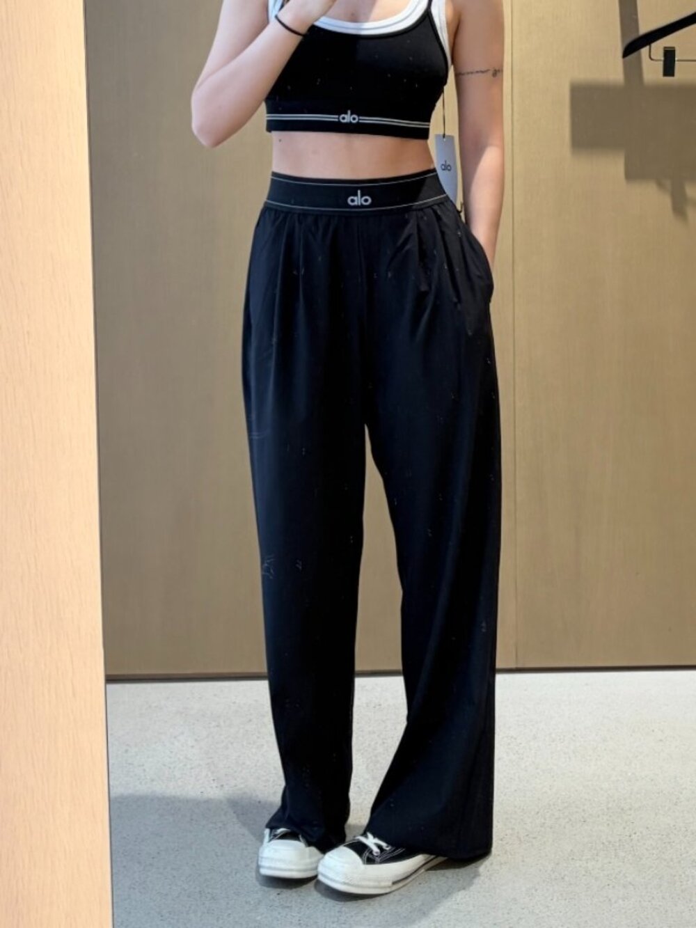 NWT ALO Yoga Suit Up Trouser Black 🖤 Regular 30" | Tailored Straight Leg - Picture 8 of 8
